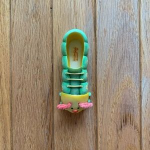 Willow Hall Figurine - Crawl Crawl